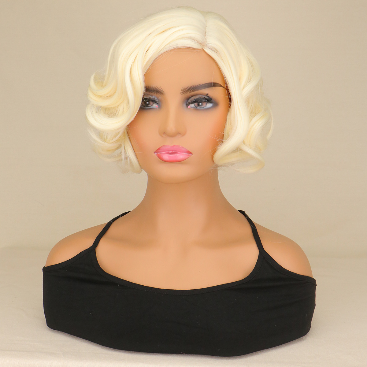 Vrouwen Synthetisch Kort Krull - Women'S Accessories In The 60S recensie en prijs